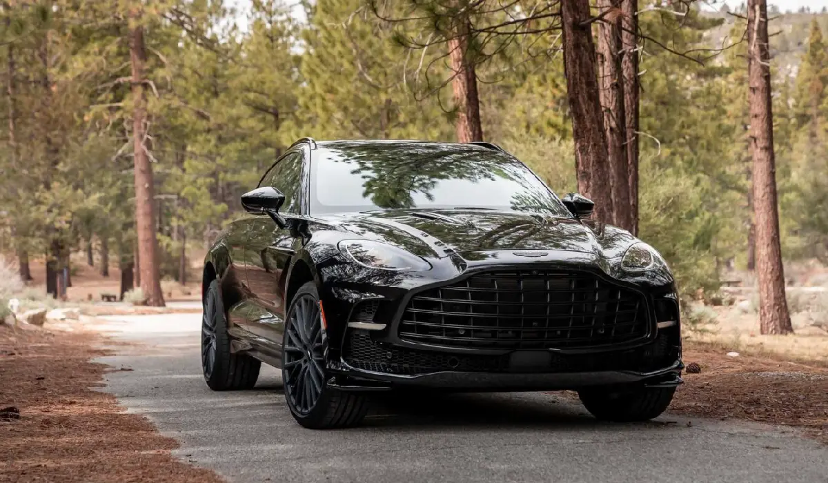 Aston Martin - DBX - Luxury SUV Car Rentals - Preowned SUV Car - Exclusive Concierge Club-01.webp